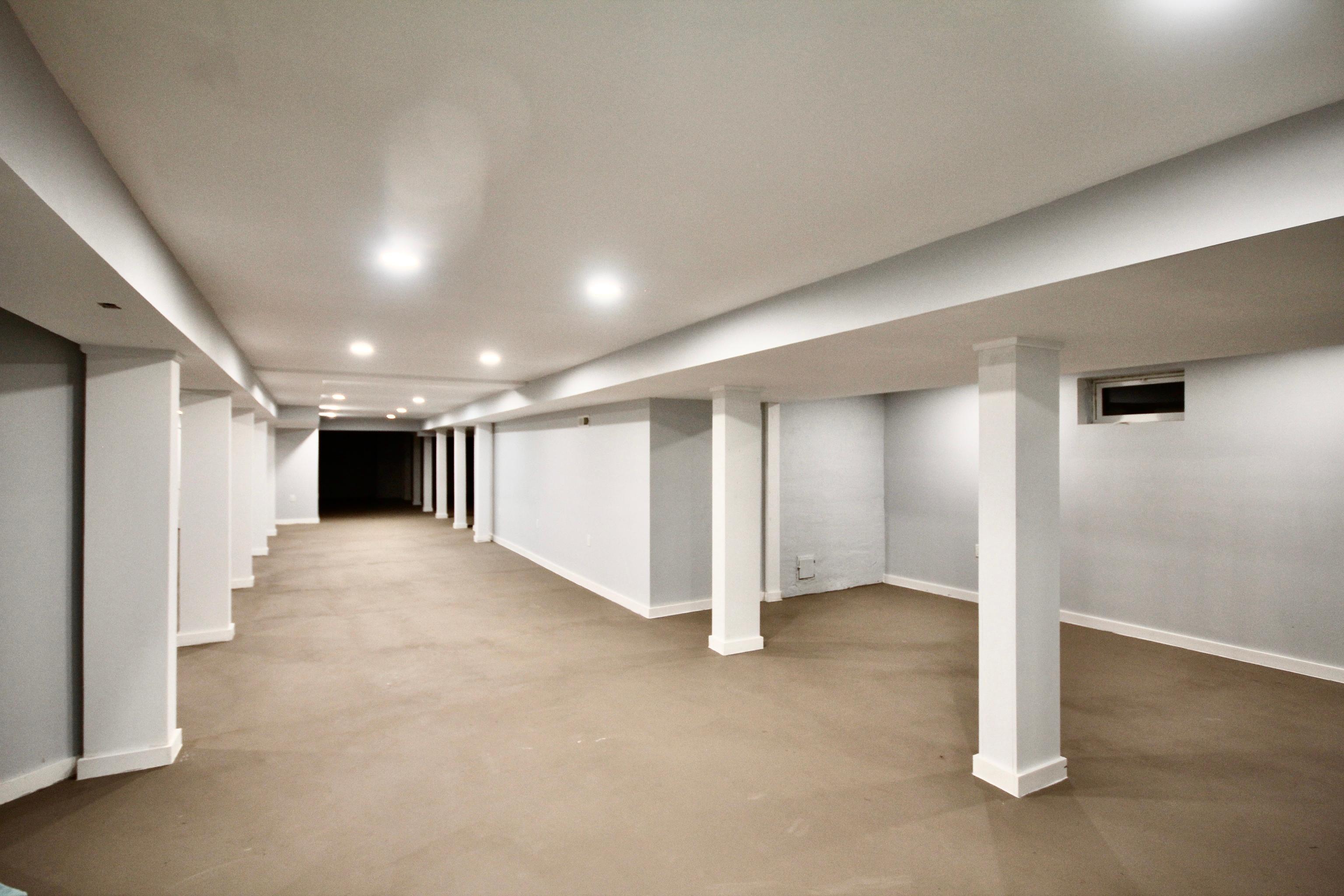 Norwalk, Connecticut, 06850, United States, 7 Bedrooms Bedrooms, ,6 BathroomsBathrooms,Residential,For Sale,1987442