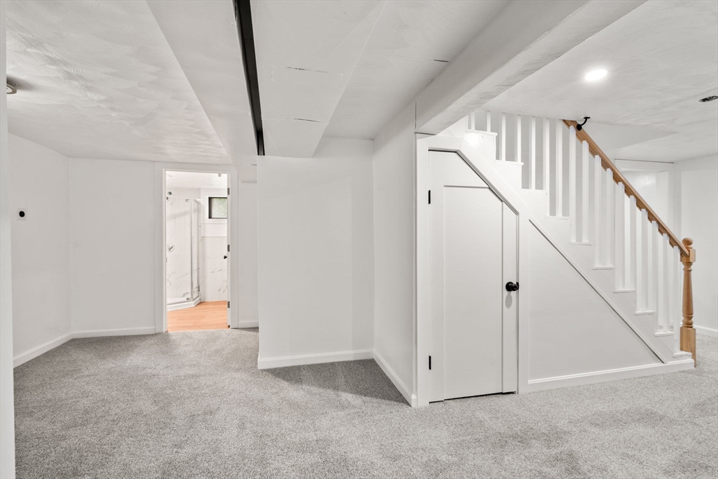 Needham, Massachusetts, 02492, United States, 3 Bedrooms Bedrooms, ,2 BathroomsBathrooms,Residential,For Sale,1847293