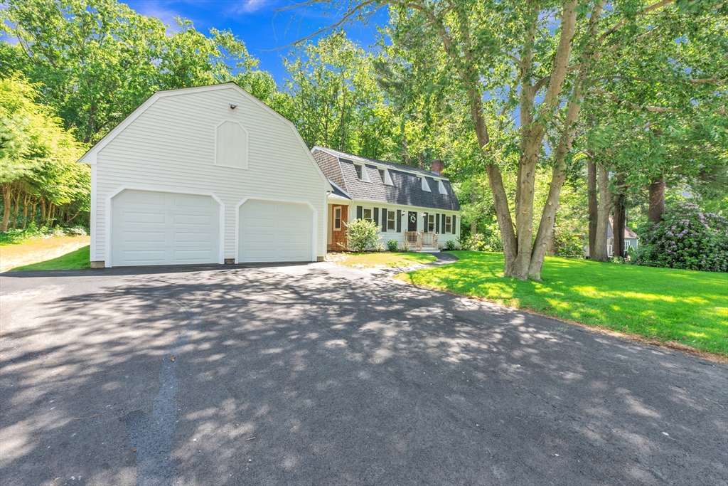 North Attleboro, Massachusetts, 02760, United States, 3 Bedrooms Bedrooms, ,Residential,For Sale,1872136
