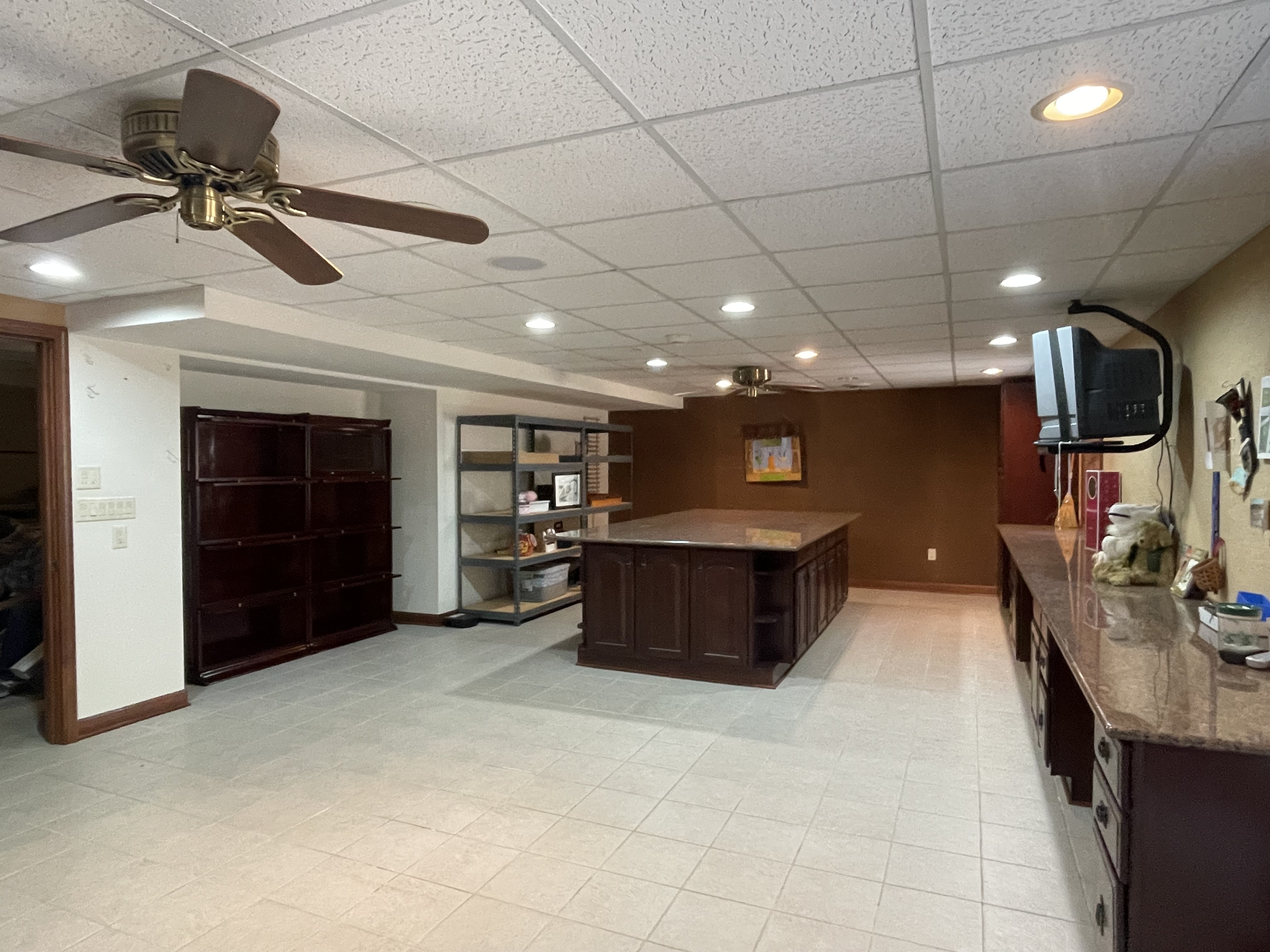 Murphysboro, Illinois, 62966, United States, 5 Bedrooms Bedrooms, ,6 BathroomsBathrooms,Residential,For Sale,1977081