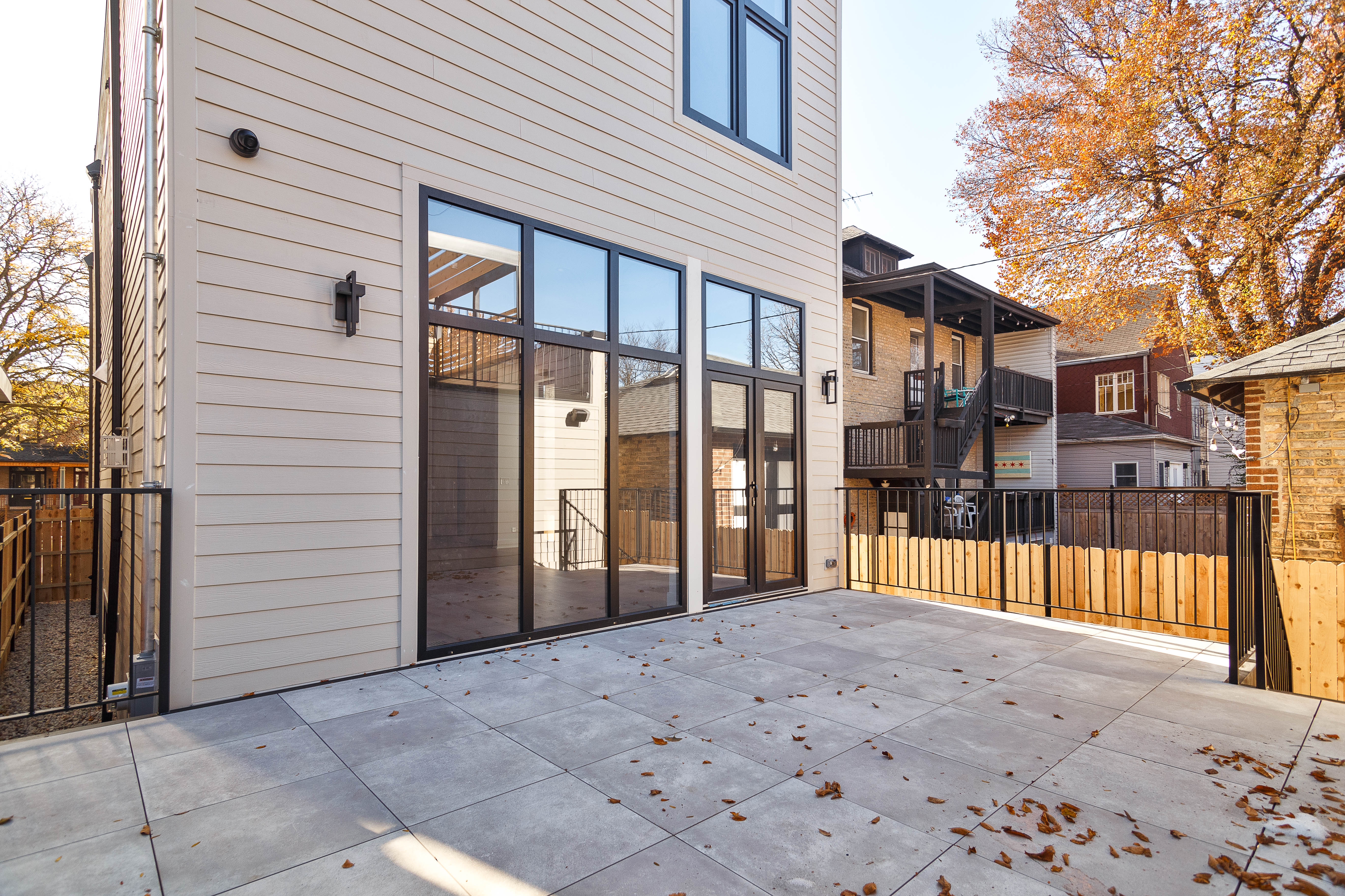  Distinguished New Construction Single-Family Home - 物件實景