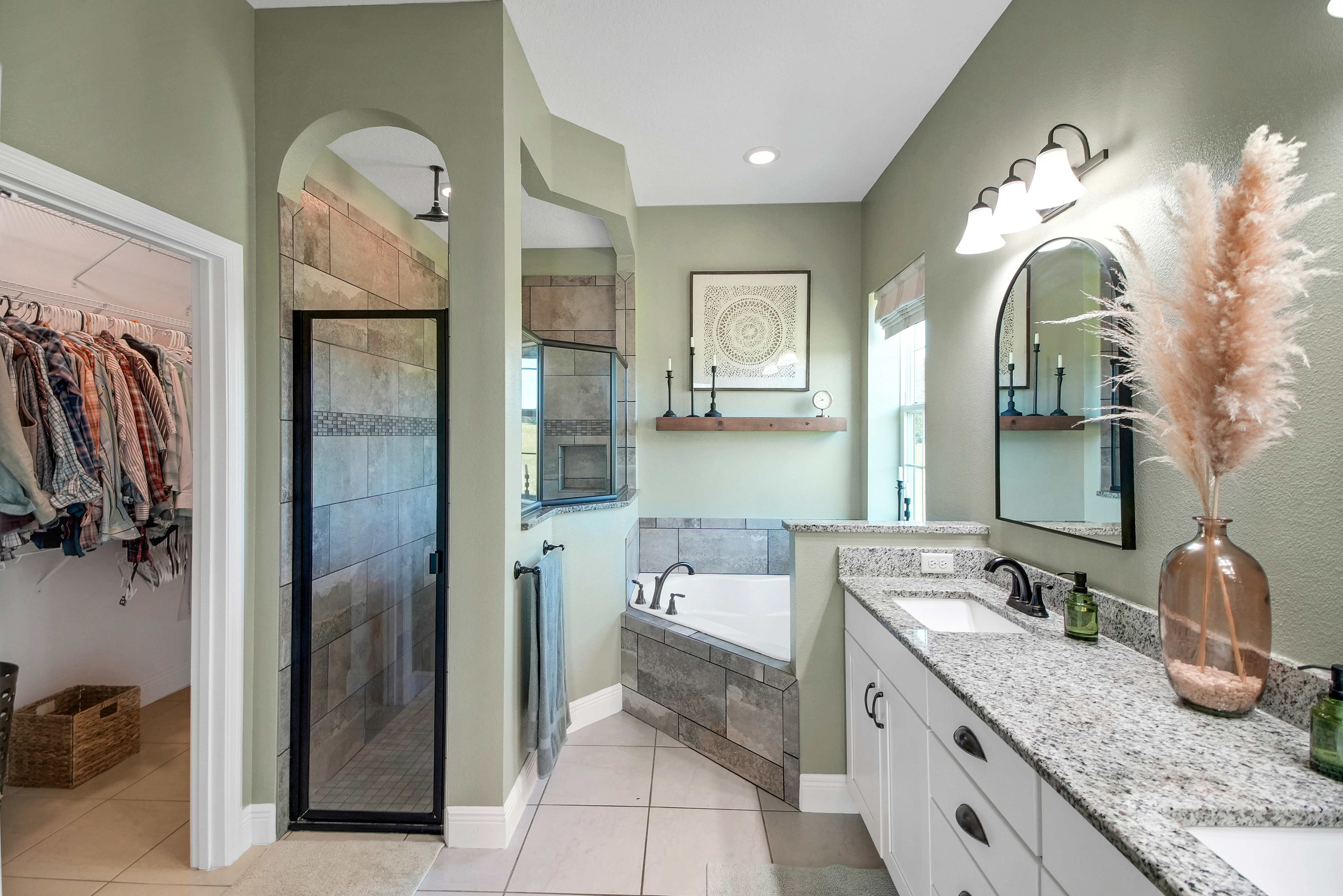 Oxford, Florida, 34484, United States, 4 Bedrooms Bedrooms, ,3 BathroomsBathrooms,Residential,For Sale,1983578