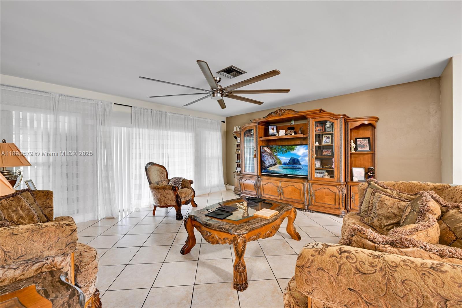 Miami Gardens, Florida, 33169, United States, 5 Bedrooms Bedrooms, ,2 BathroomsBathrooms,Residential,For Sale,1977274