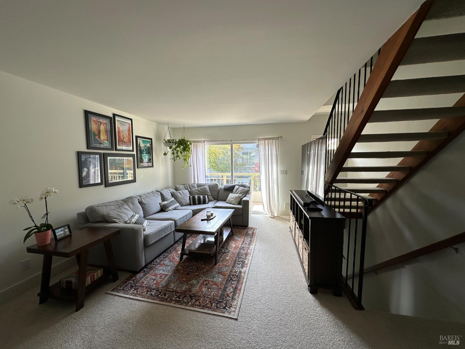 Novato, California, 94947, United States, 2 Bedrooms Bedrooms, ,2 BathroomsBathrooms,Residential,For Sale,1839090