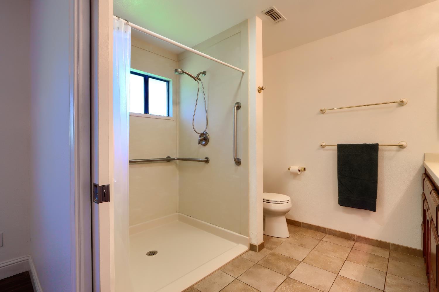 Ahwahnee, California, 93601, United States, 3 Bedrooms Bedrooms, ,2 BathroomsBathrooms,Residential,For Sale,1915922
