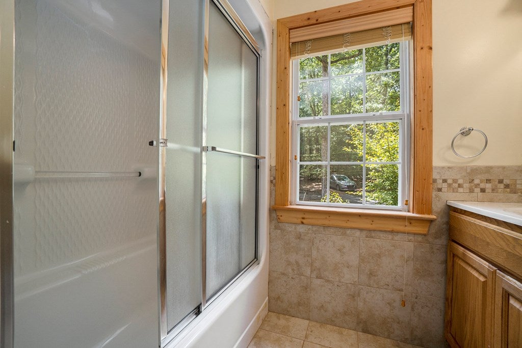 Blairsville, Georgia, 30512, United States, 4 Bedrooms Bedrooms, ,3 BathroomsBathrooms,Residential,For Sale,1858938