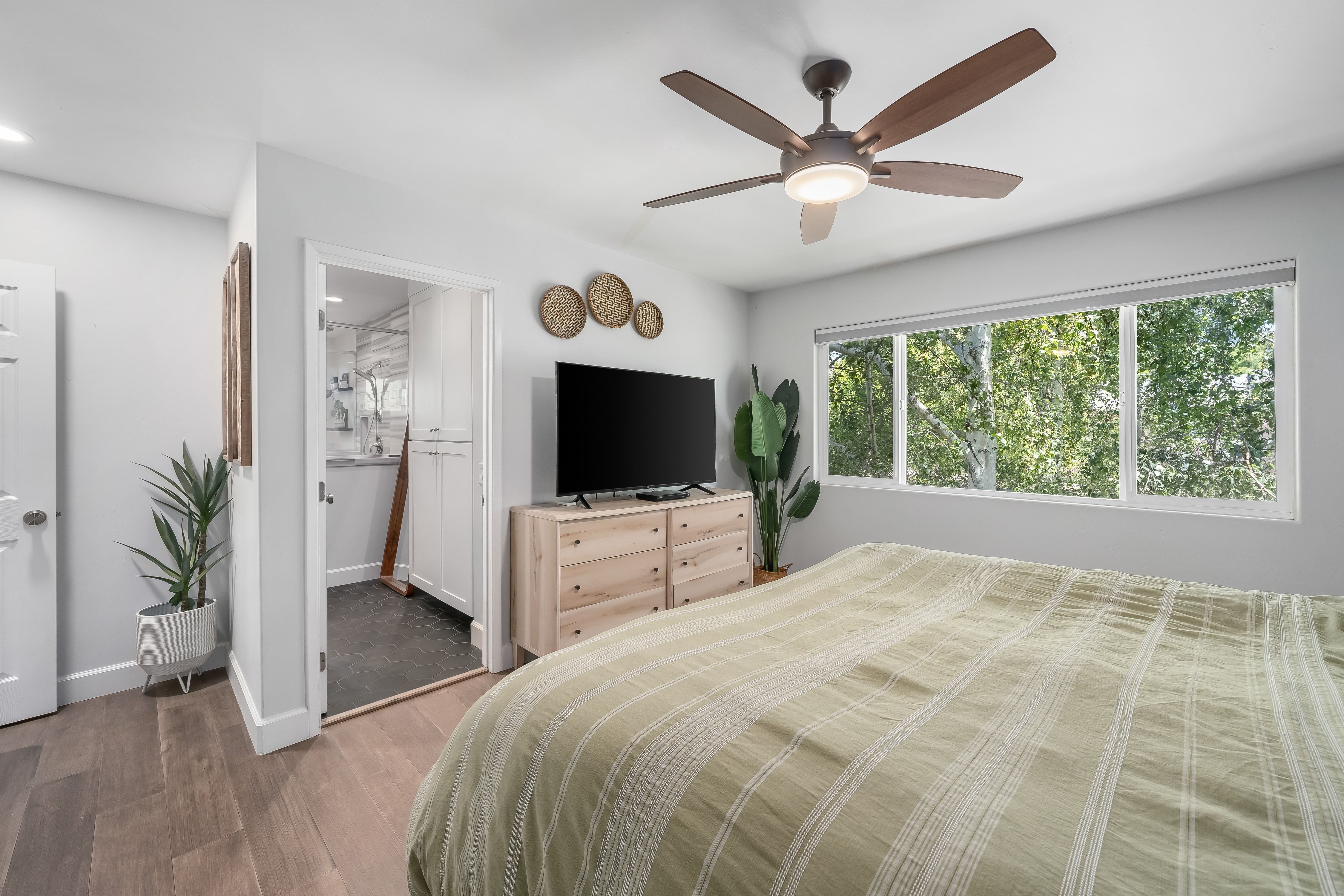  California Coastal Living Meets Modern Farmhouse Design - 物件實景