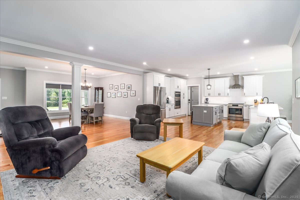 New Milford, Connecticut, 06776, United States, 2 Bedrooms Bedrooms, ,3 BathroomsBathrooms,Residential,For Sale,1875818