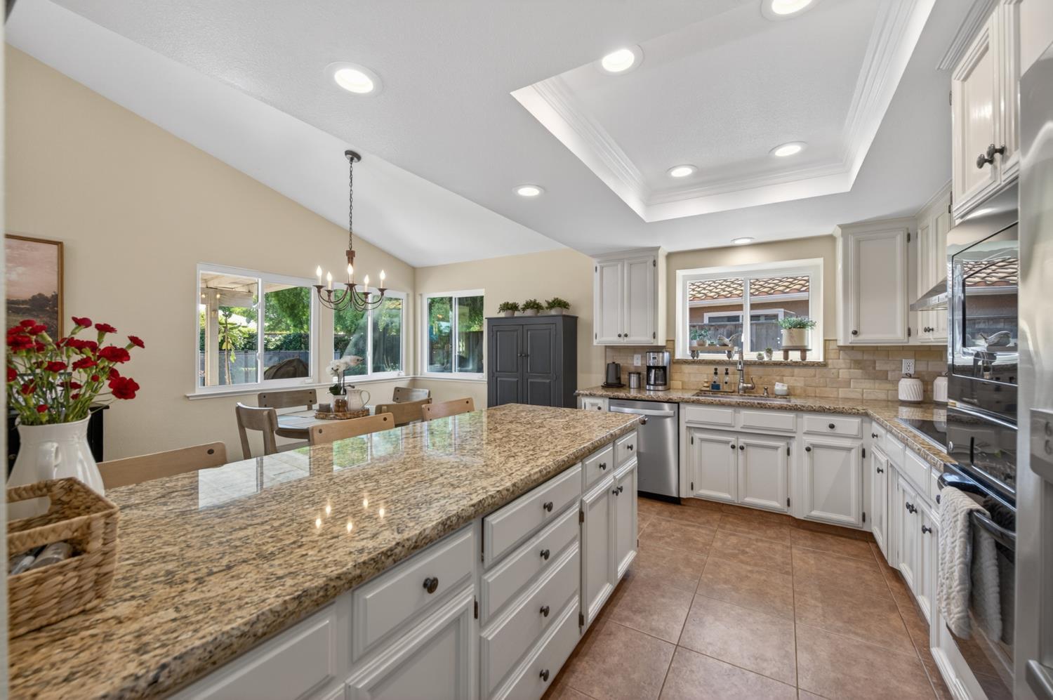 Madera, California, 93637, United States, 3 Bedrooms Bedrooms, ,3 BathroomsBathrooms,Residential,For Sale,2049014