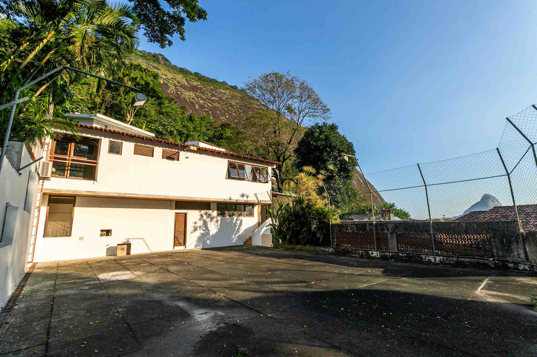  Nature connected residence with privileged views. - 物件實景