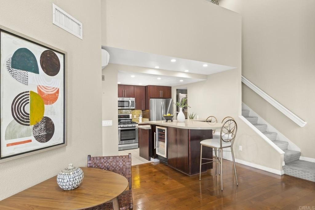 San Diego, California, 92101, United States, 2 Bedrooms Bedrooms, ,2 BathroomsBathrooms,Residential,For Sale,1760340