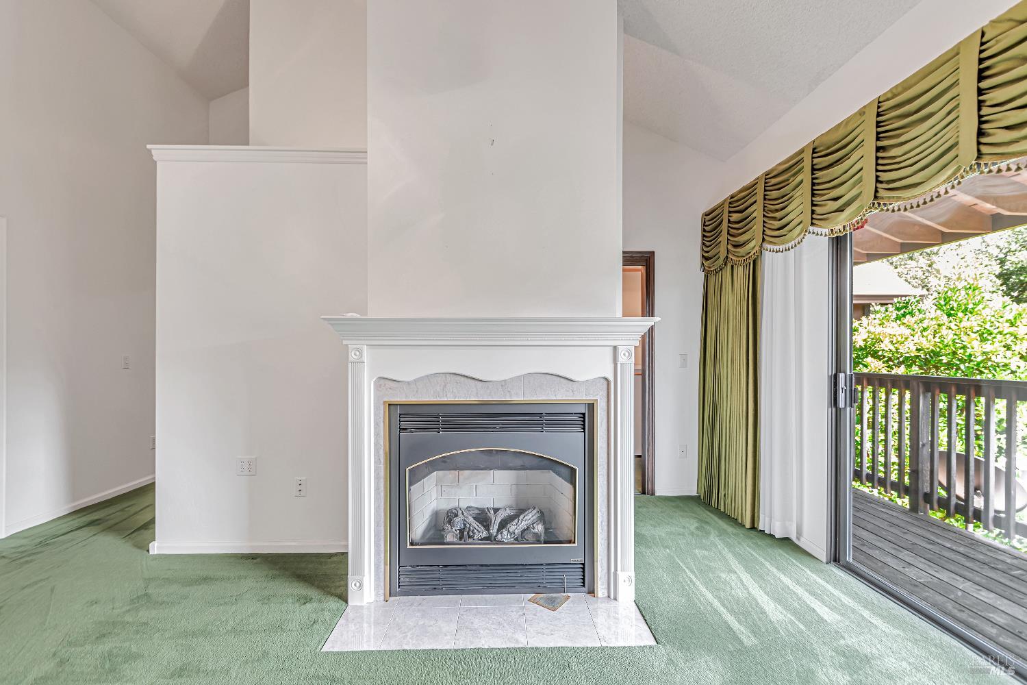 Sebastopol, California, 95472, United States, 3 Bedrooms Bedrooms, ,3 BathroomsBathrooms,Residential,For Sale,1895482