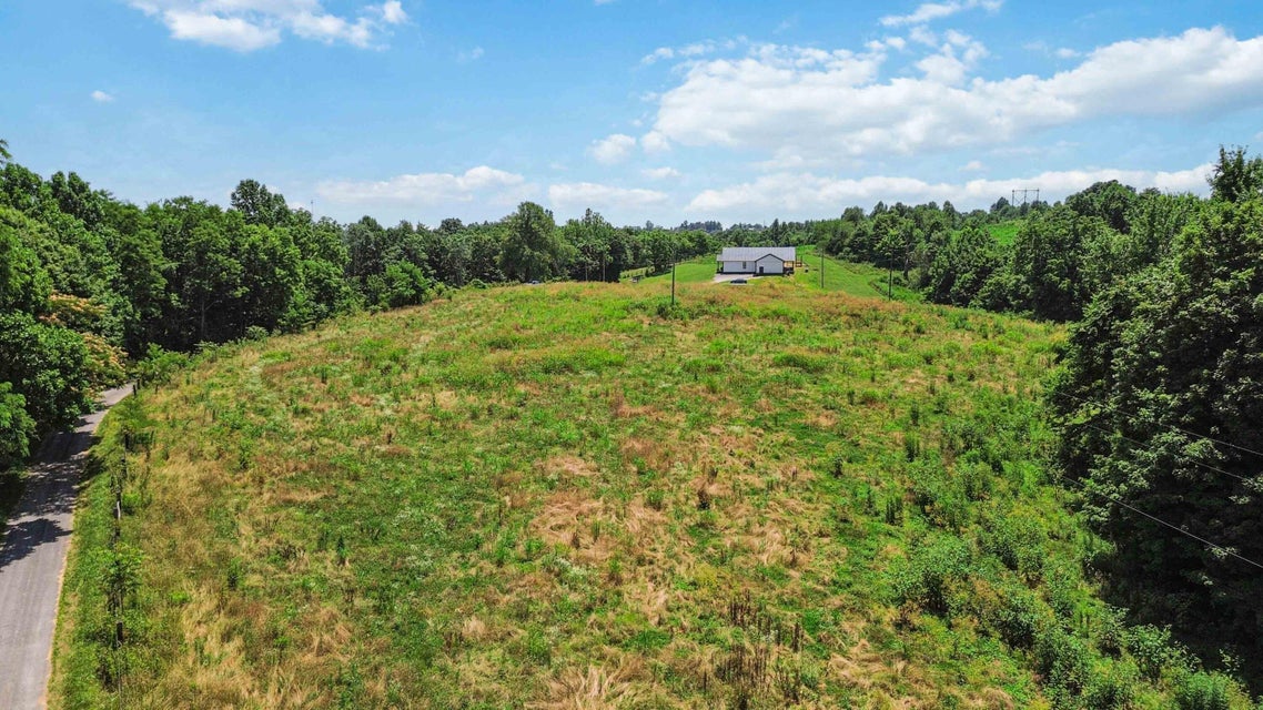 Stanford, Kentucky, 40484, United States, 4 Bedrooms Bedrooms, ,2 BathroomsBathrooms,Residential,For Sale,1916356