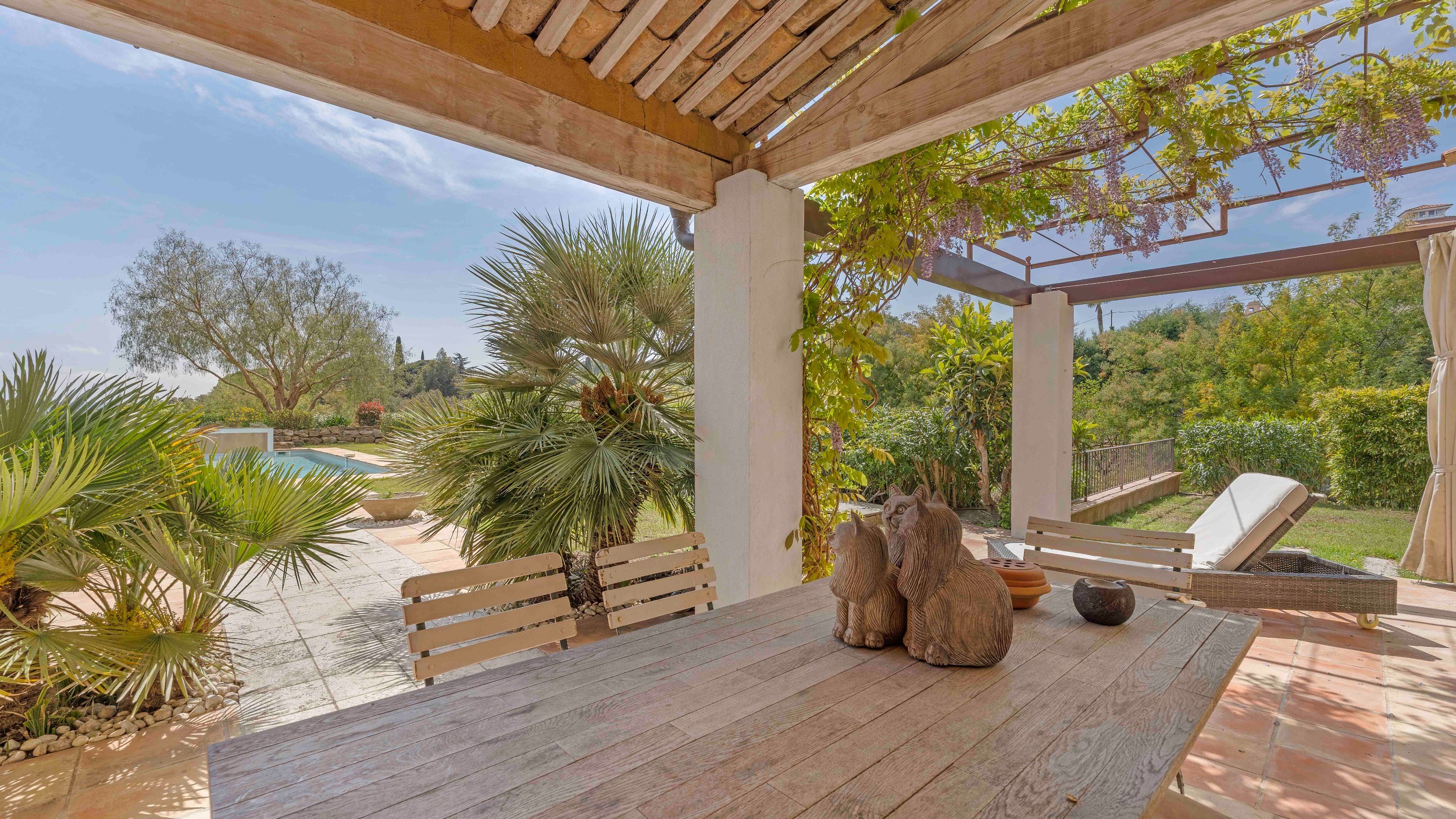  Highly sought-after private estate: contemporary villa close to the Beauvallon … - 物件實景