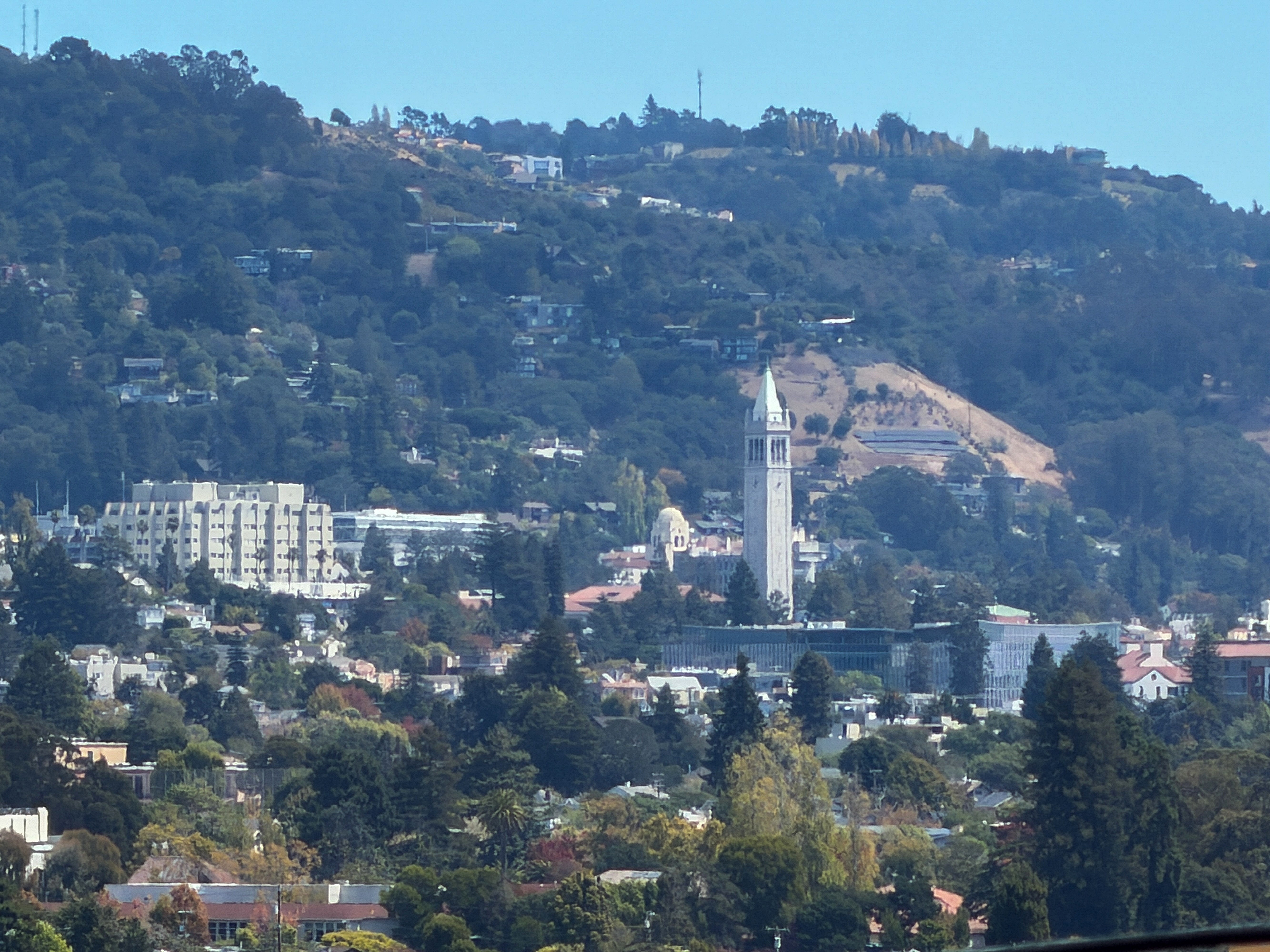  A Distinguished Albany Hills Home with Berkeley Hills Views - 物件實景