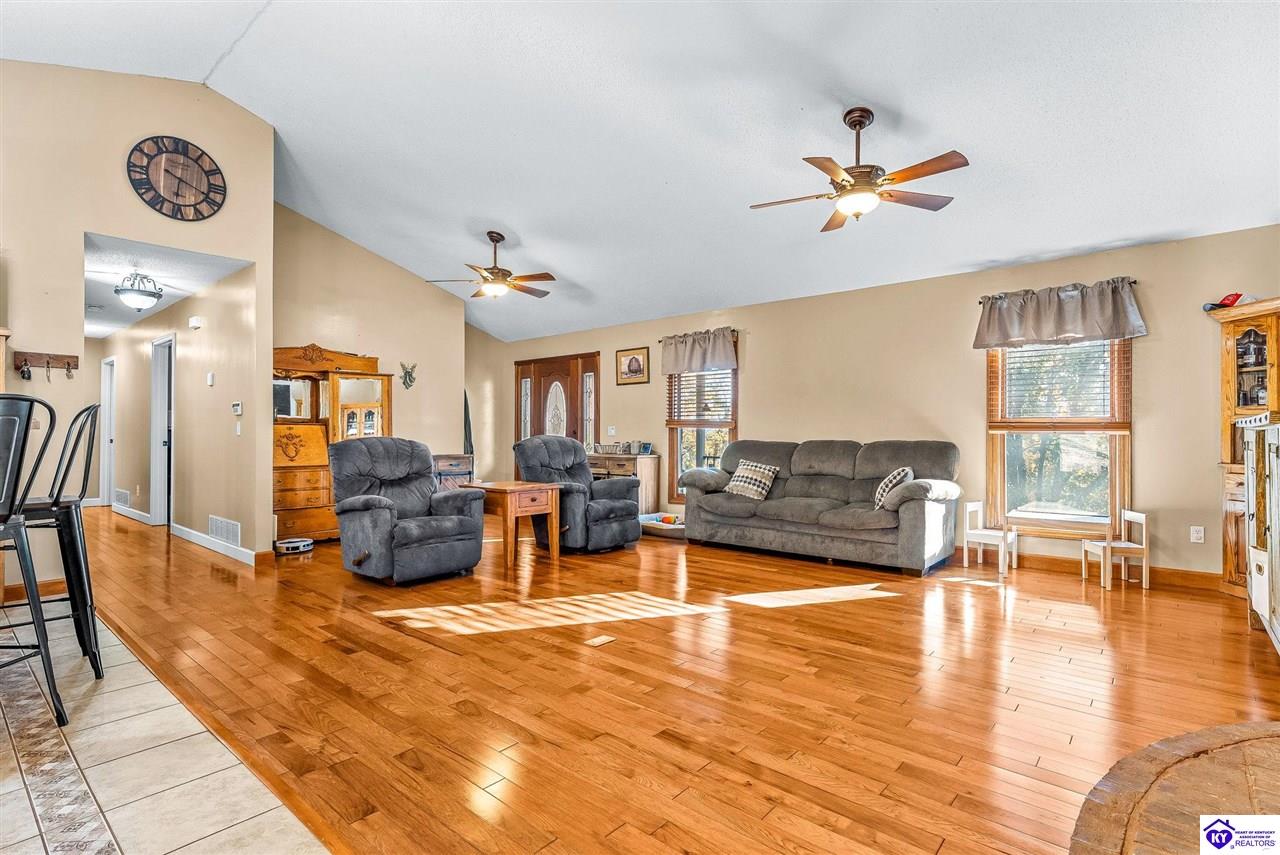 Boston, Kentucky, 40107, United States, 3 Bedrooms Bedrooms, ,2 BathroomsBathrooms,Residential,For Sale,1989624