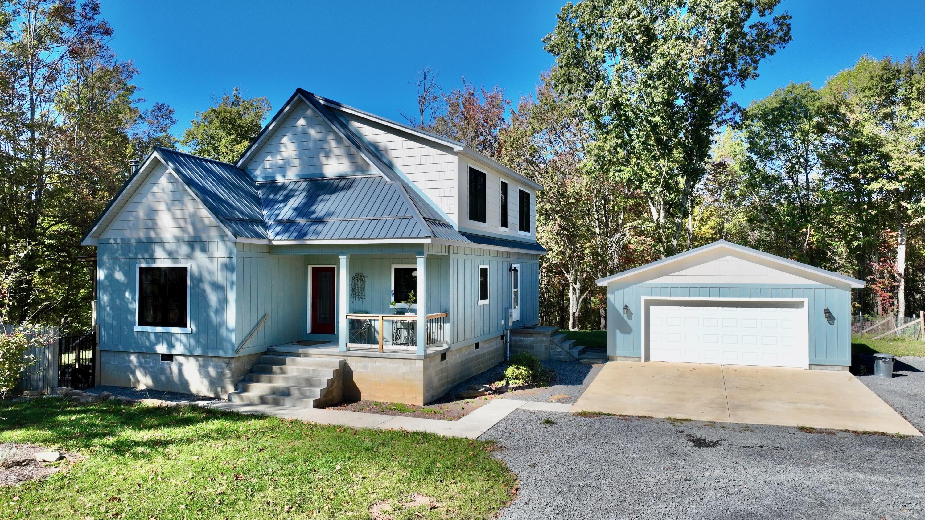 Hinton, West Virginia, 25951, United States, 3 Bedrooms Bedrooms, ,3 BathroomsBathrooms,Residential,For Sale,1770646