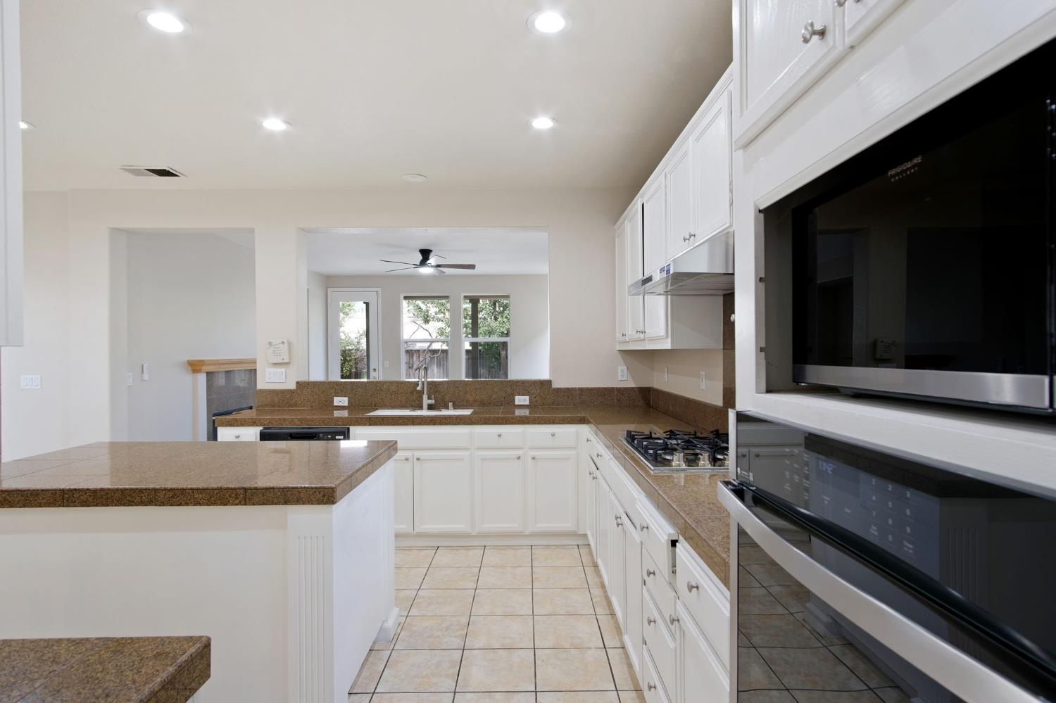 Tracy, California, 95377, United States, 4 Bedrooms Bedrooms, ,3 BathroomsBathrooms,Residential,For Sale,1996130