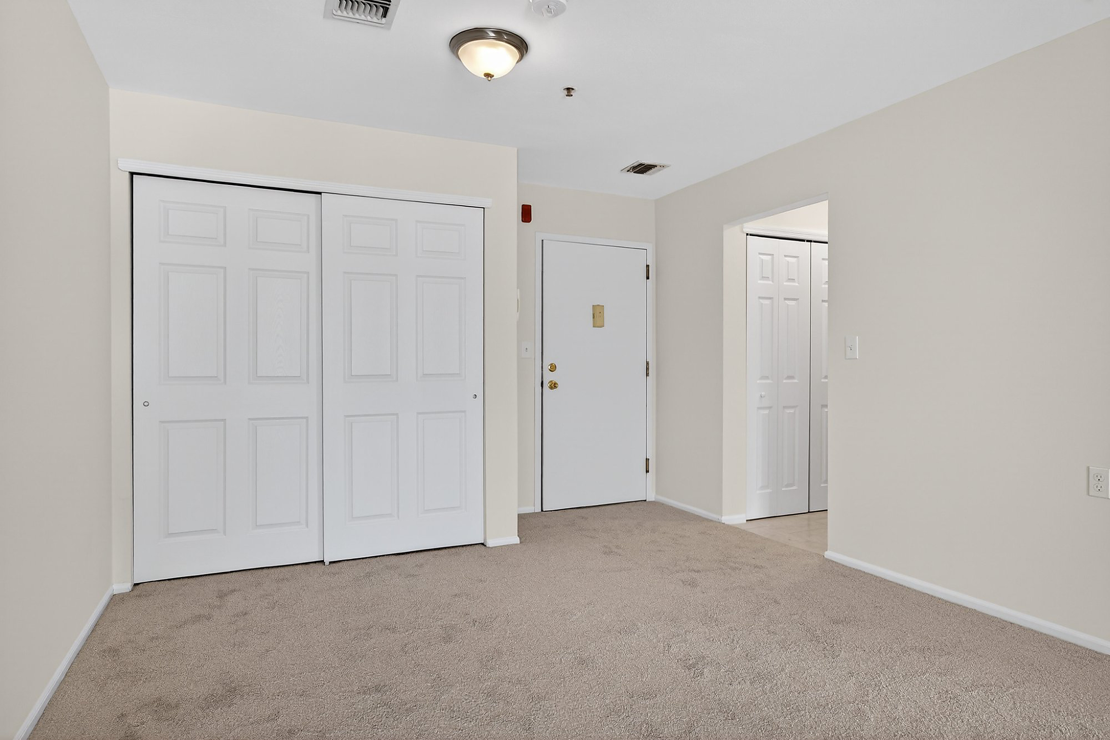  54 School Street, Westbury, NY, 11590 - 物件實景