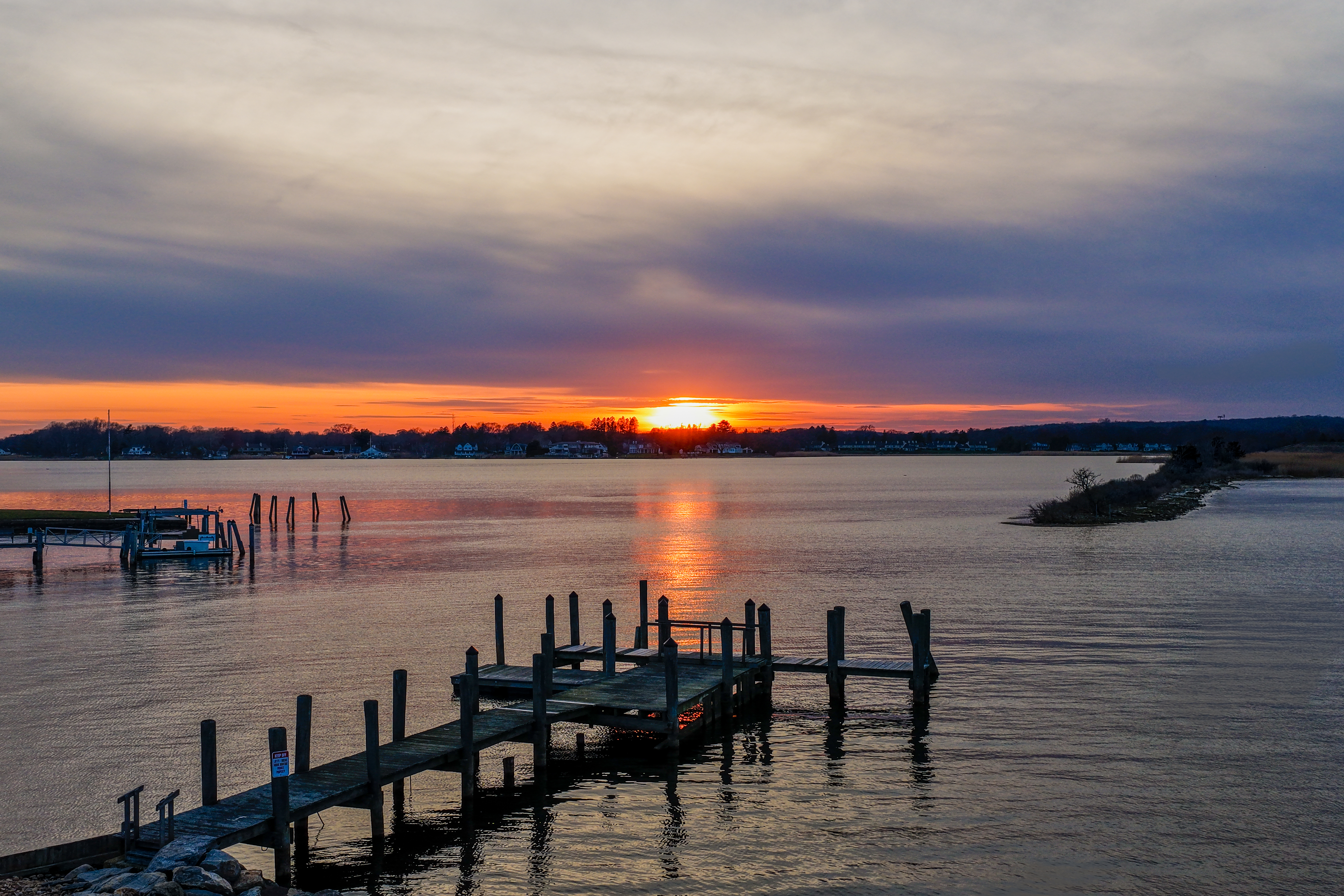  Direct Water Access and Private Dock in the Heart of North Cove - 物件實景