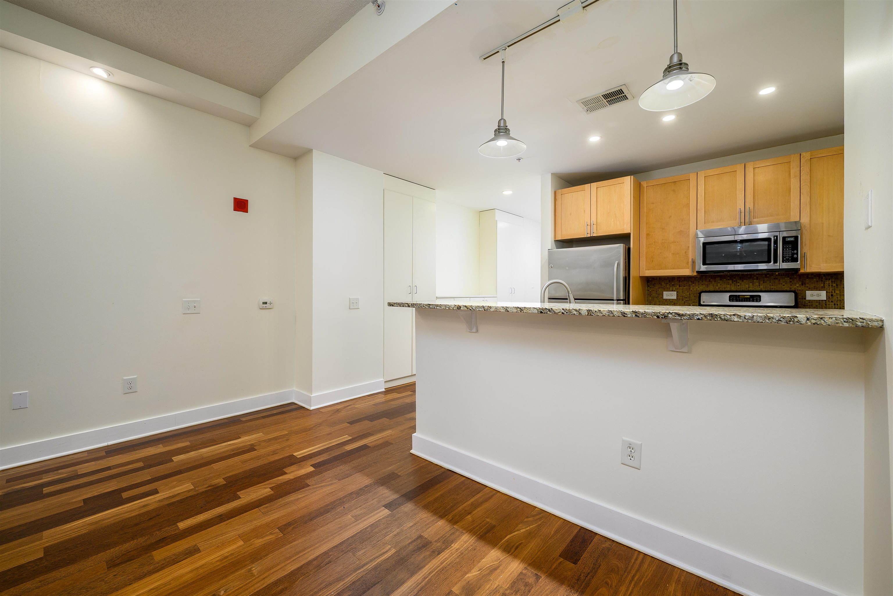 Jersey City, New Jersey, 07302, United States, 2 Bedrooms Bedrooms, ,1 BathroomBathrooms,Residential,For Sale,2001918