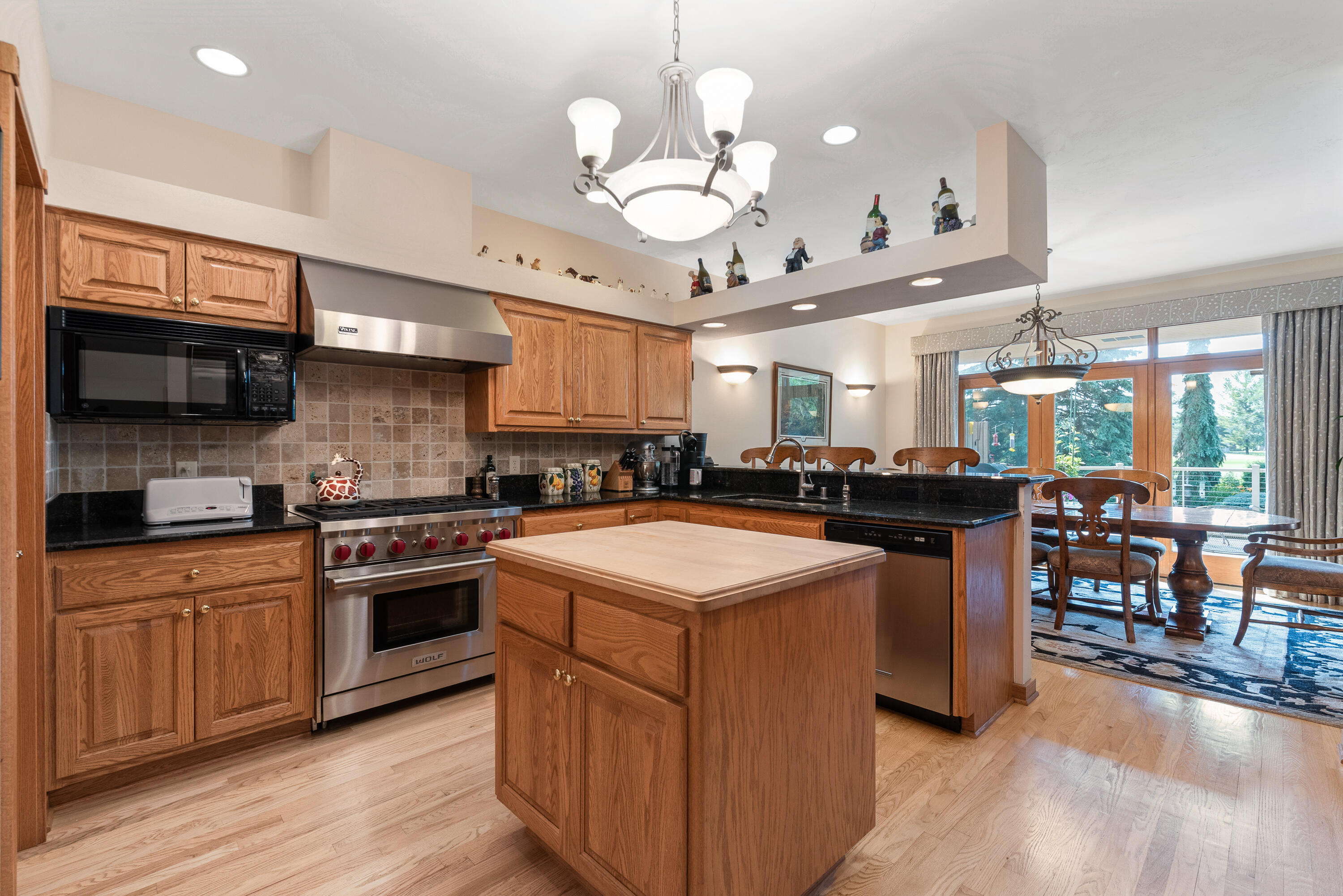 Hartland, Wisconsin, 53029, United States, 4 Bedrooms Bedrooms, ,5 BathroomsBathrooms,Residential,For Sale,1907697