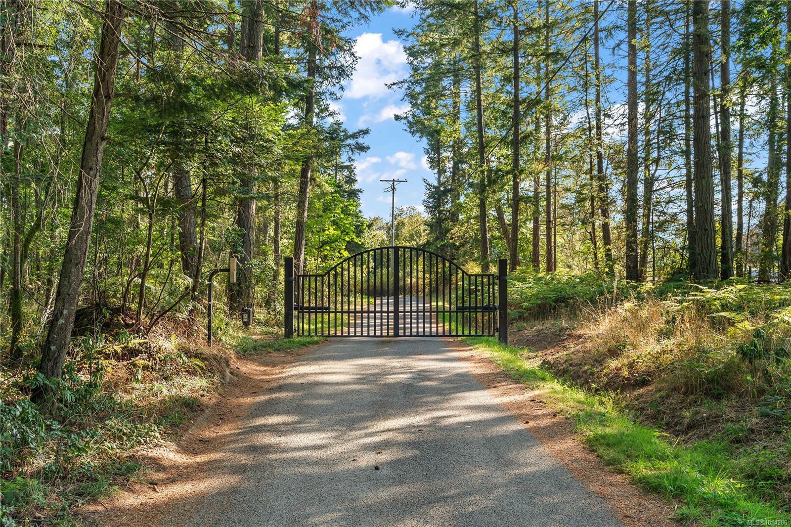 NORTH SAANICH, British Columbia, V8L 5P8, CA, 7 Bedrooms Bedrooms, ,Residential,For Sale,1948660