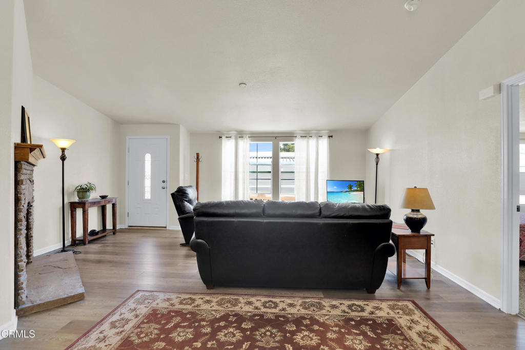 Ventura, California, 93003, United States, 3 Bedrooms Bedrooms, ,2 BathroomsBathrooms,Residential,For Sale,1980962