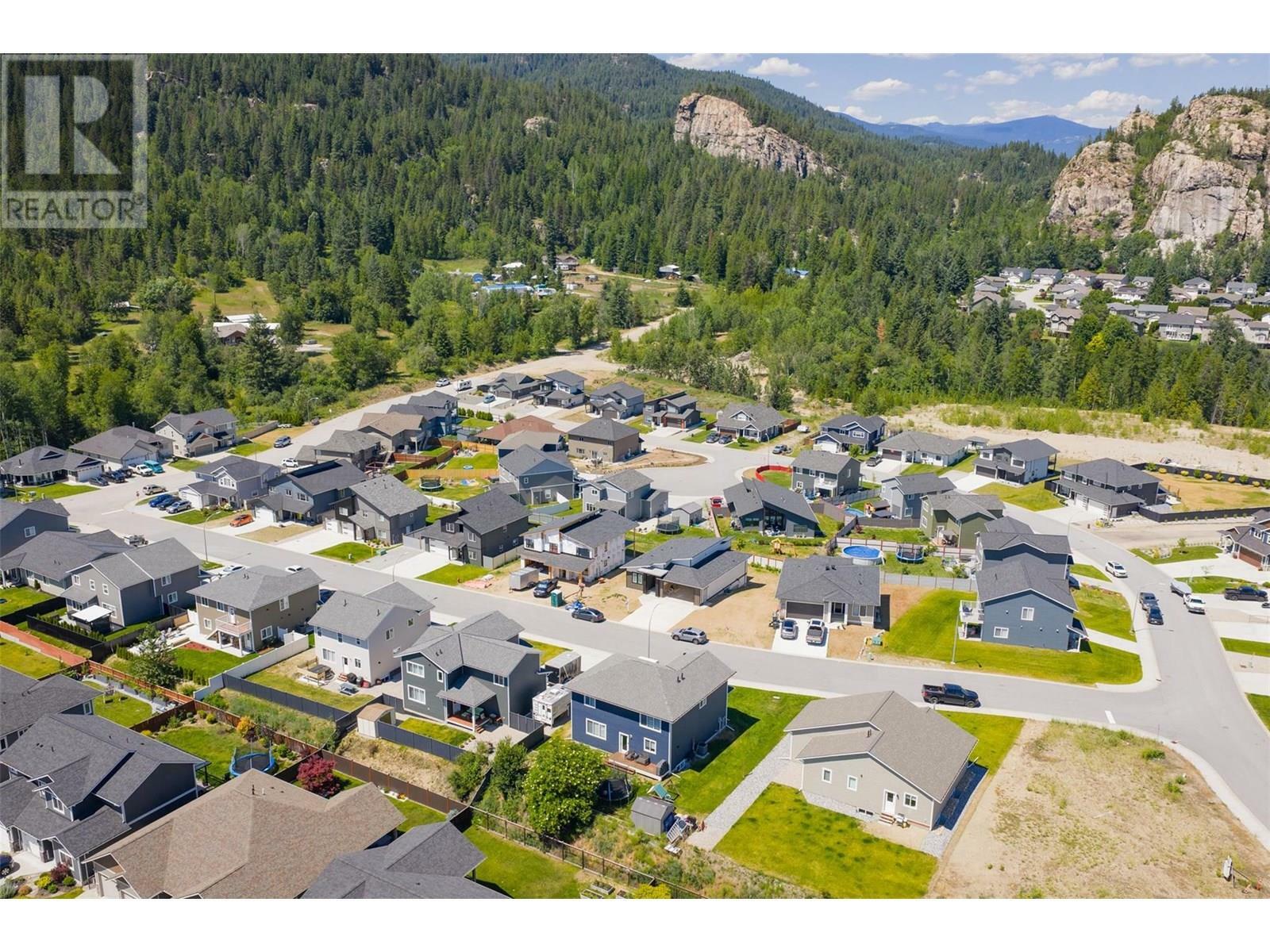 CASTLEGAR, British Columbia, V1N 4X8, CA, 6 Bedrooms Bedrooms, ,3 BathroomsBathrooms,Residential,For Sale,1883021