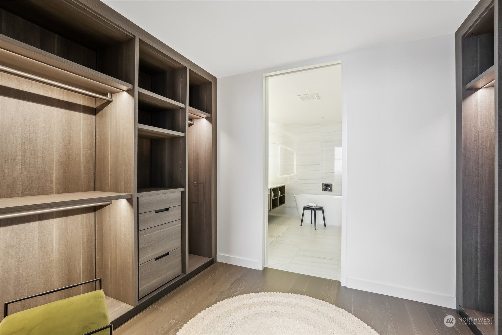 Bellevue, Washington, 98004, United States, 2 Bedrooms Bedrooms, ,2 BathroomsBathrooms,Residential,For Sale,1690612