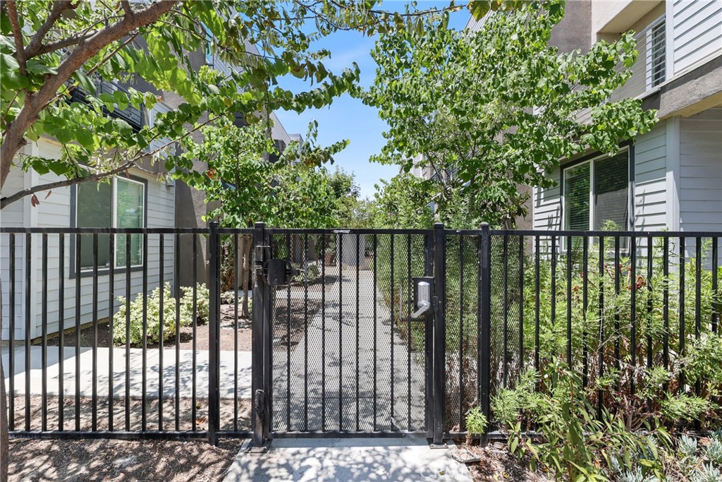 Rosemead, California, 91770, United States, 3 Bedrooms Bedrooms, ,3 BathroomsBathrooms,Residential,For Sale,1889912