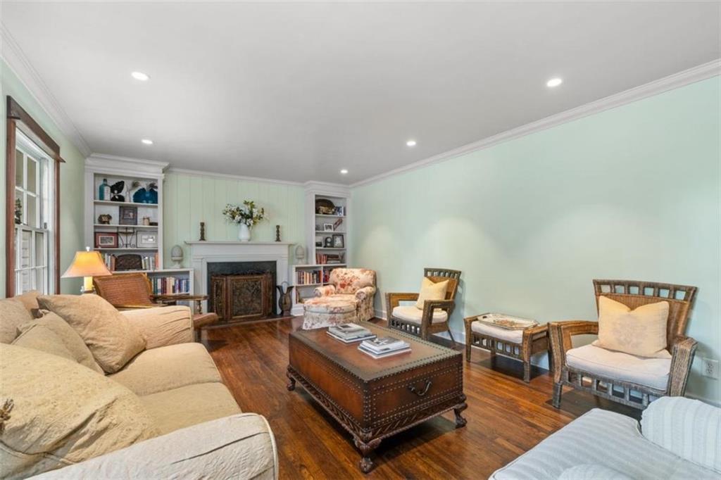 Sandy Springs, Georgia, 30342, United States, 4 Bedrooms Bedrooms, ,3 BathroomsBathrooms,Residential,For Sale,1912192