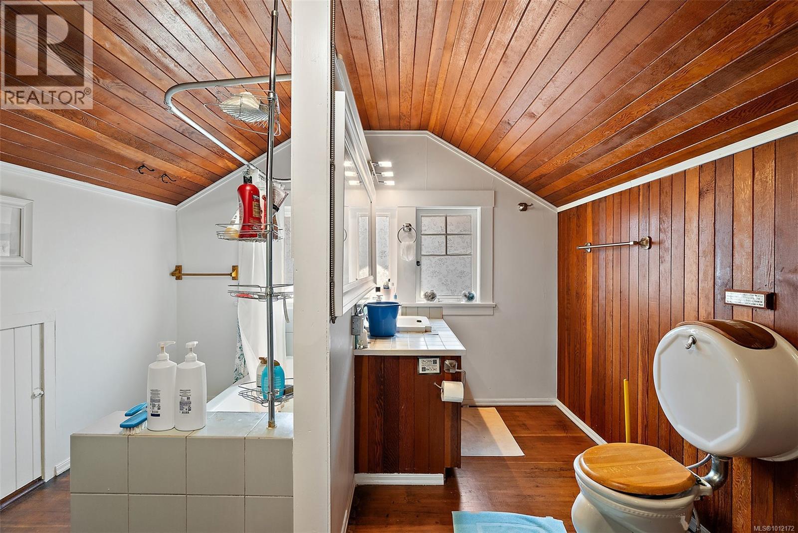 SIDNEY, British Columbia, V8L 2W2, CA, 5 Bedrooms Bedrooms, ,5 BathroomsBathrooms,Residential,For Sale,1949538