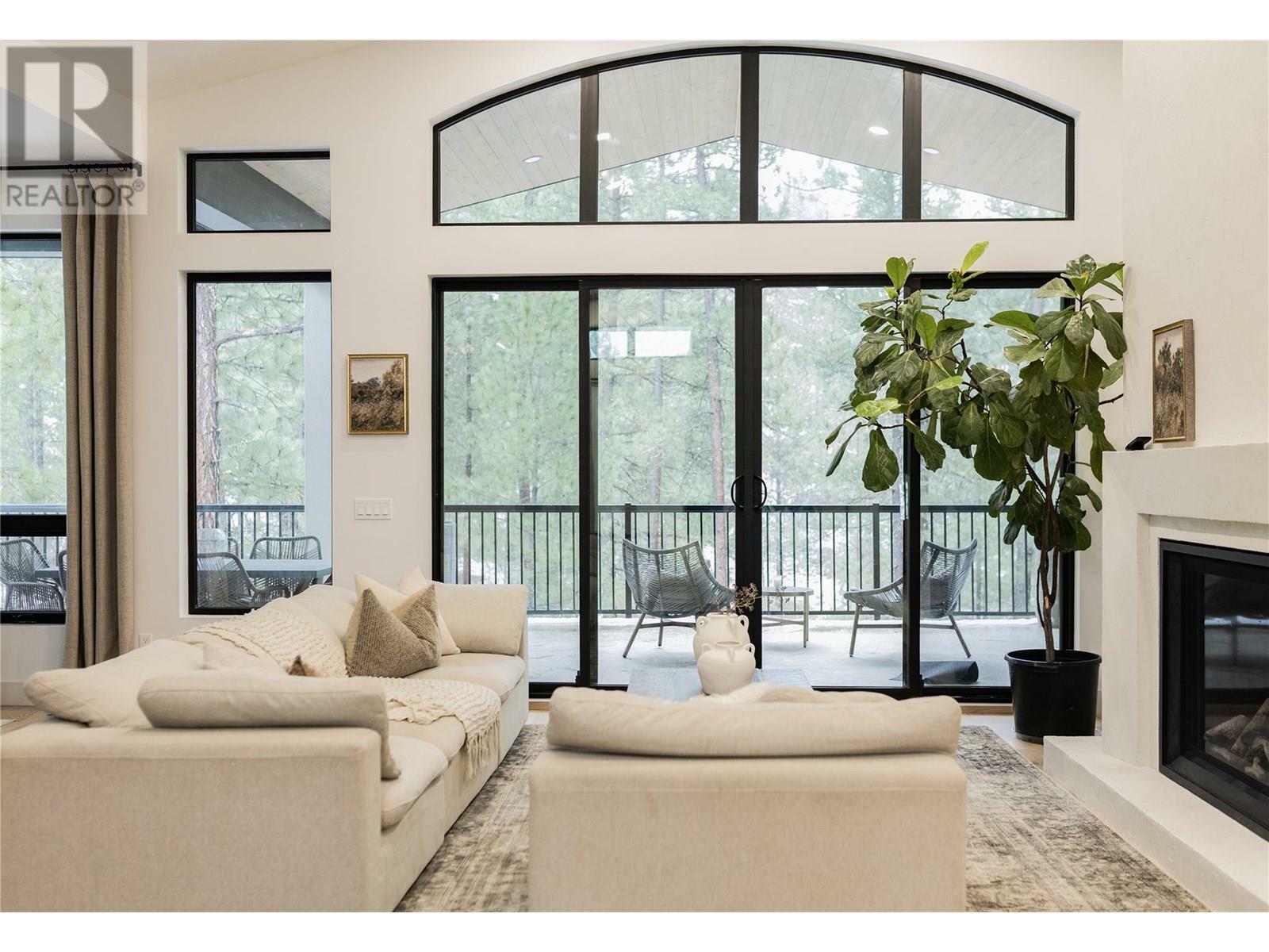 GRAND FORKS, British Columbia, V0H 1H2, CA, 5 Bedrooms Bedrooms, ,5 BathroomsBathrooms,Residential,For Sale,1868553