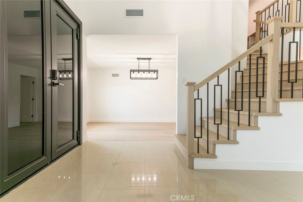 Glendale, California, 91206, United States, 4 Bedrooms Bedrooms, ,3 BathroomsBathrooms,Residential,For Sale,1940917