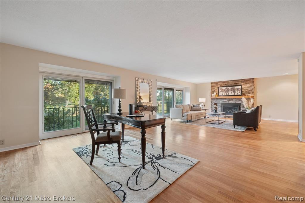 Grand Blanc, Michigan, 48439, United States, 3 Bedrooms Bedrooms, ,5 BathroomsBathrooms,Residential,For Sale,1986103