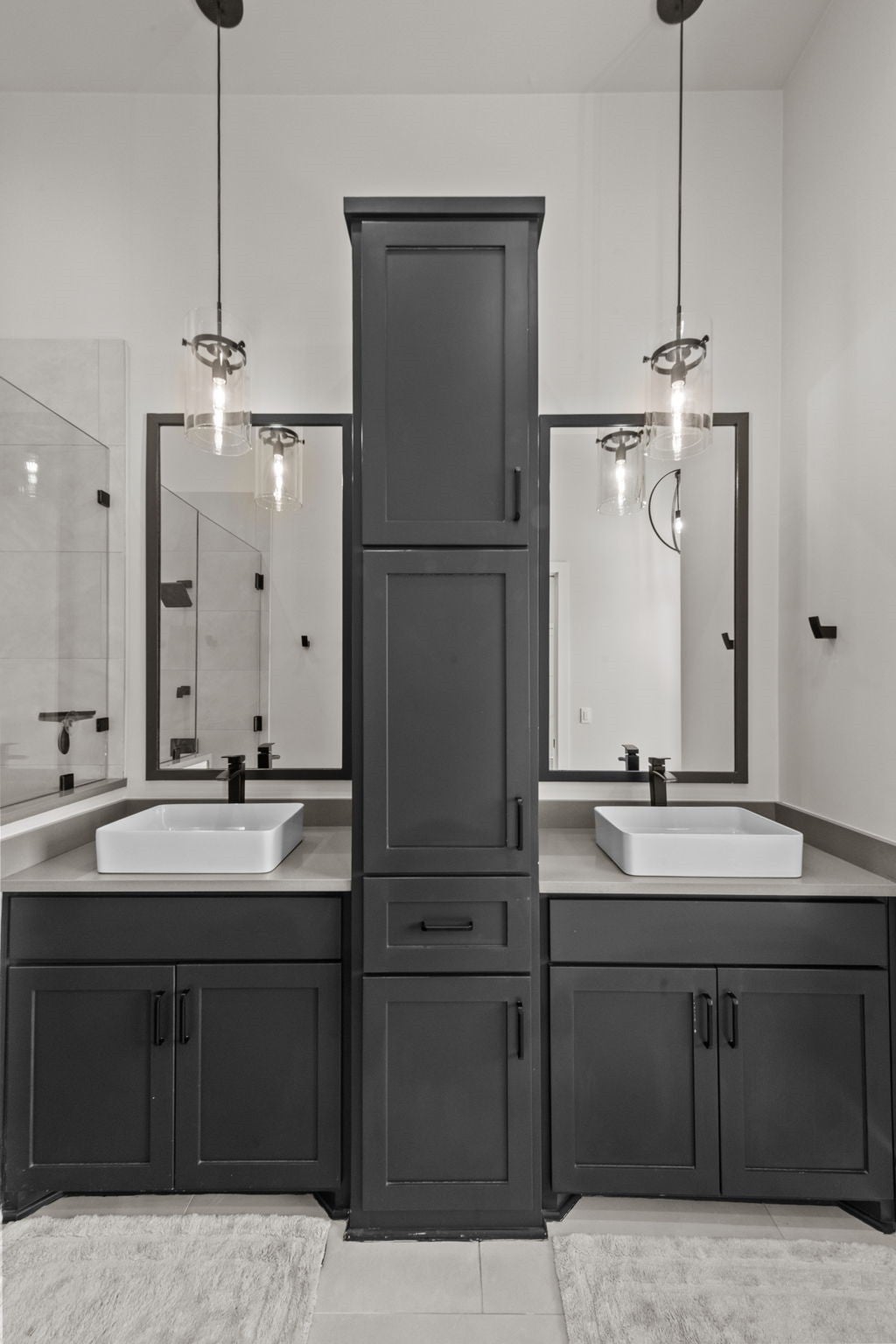 Graford, Texas, 76449, United States, 5 Bedrooms Bedrooms, ,7 BathroomsBathrooms,Residential,For Sale,1987325