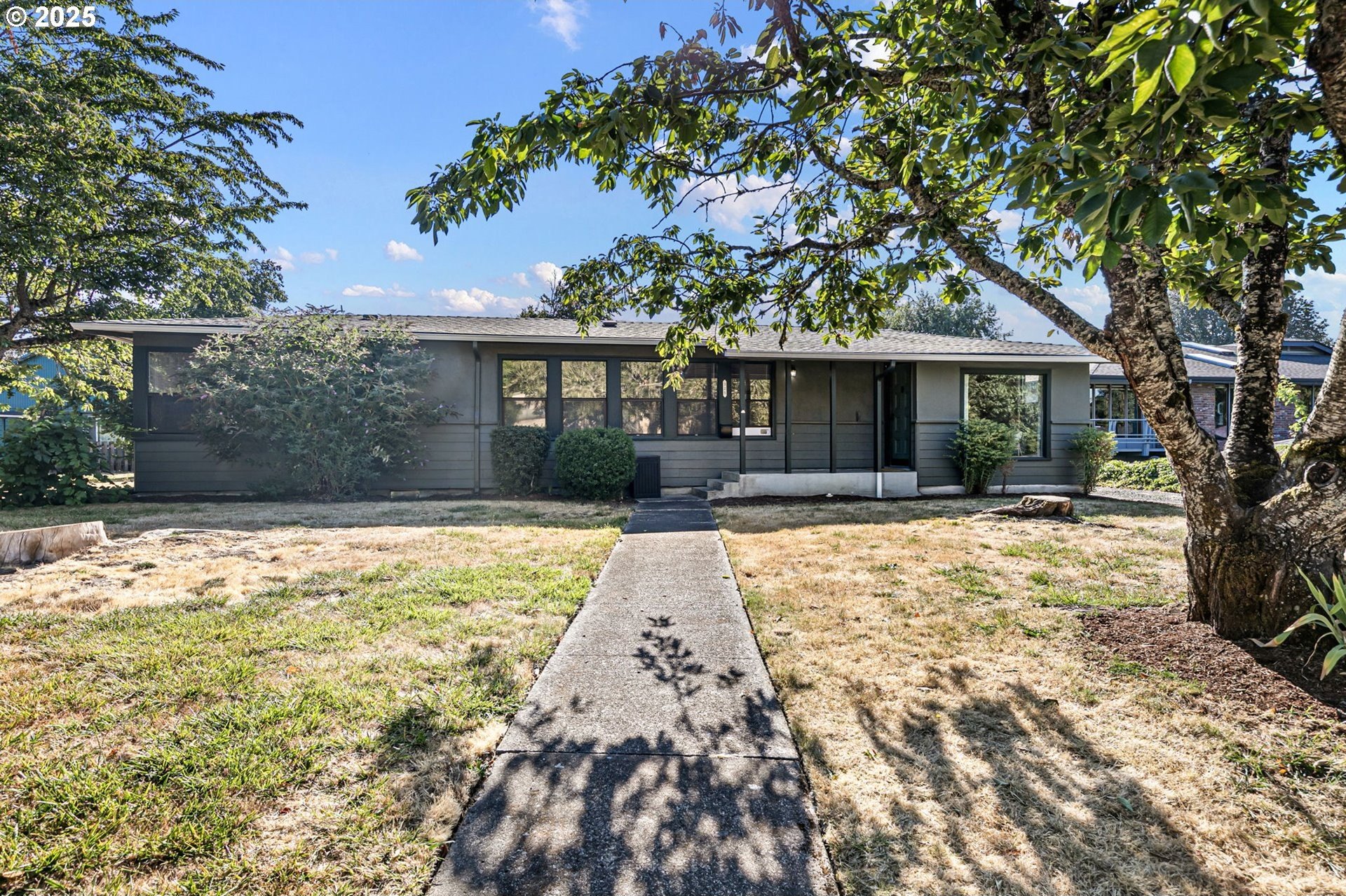 Springfield, Oregon, 97477, United States, 4 Bedrooms Bedrooms, ,2 BathroomsBathrooms,Residential,For Sale,1918433