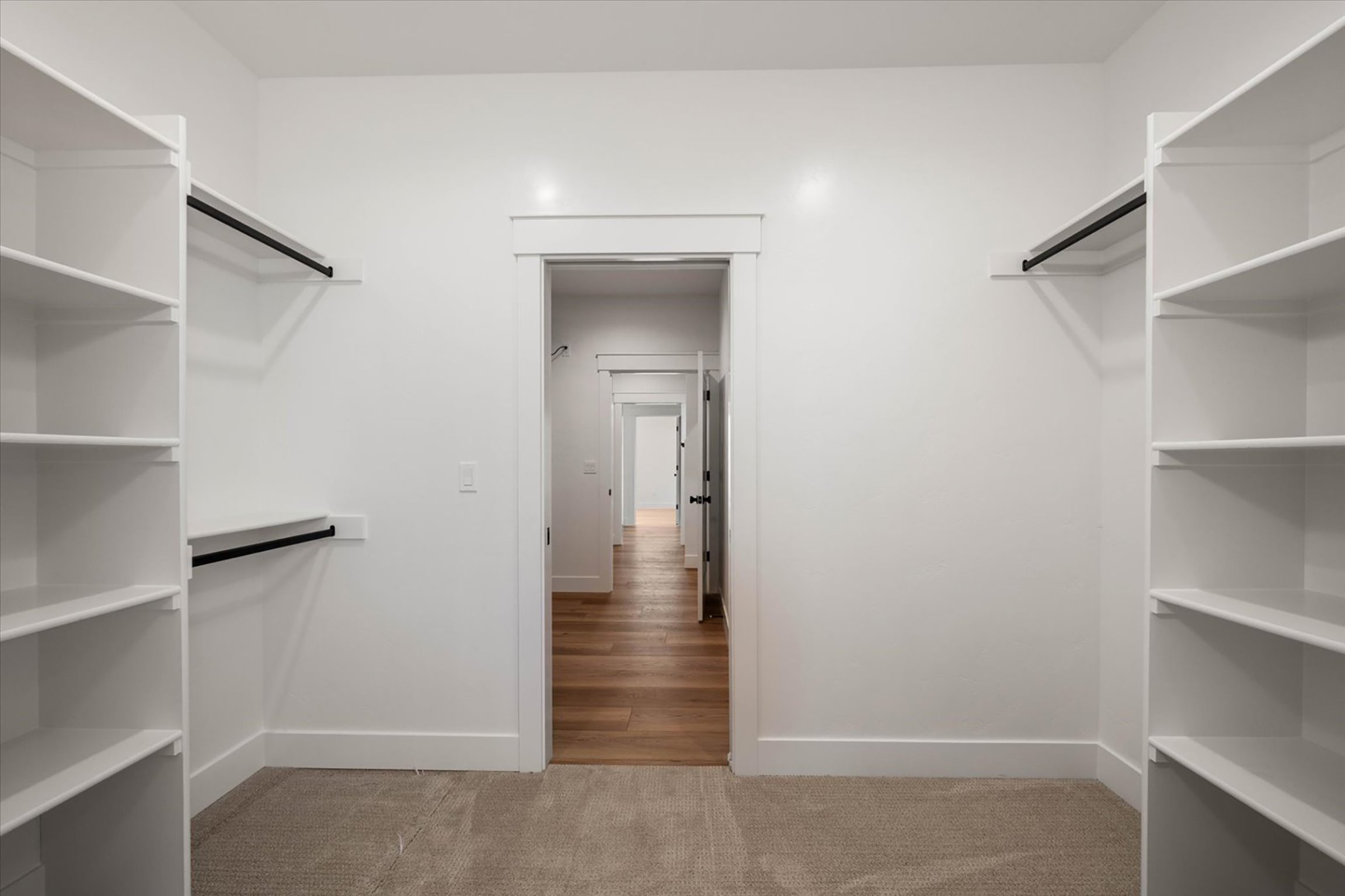  5 bed plus den and 2nd family room, great plan - 物件實景