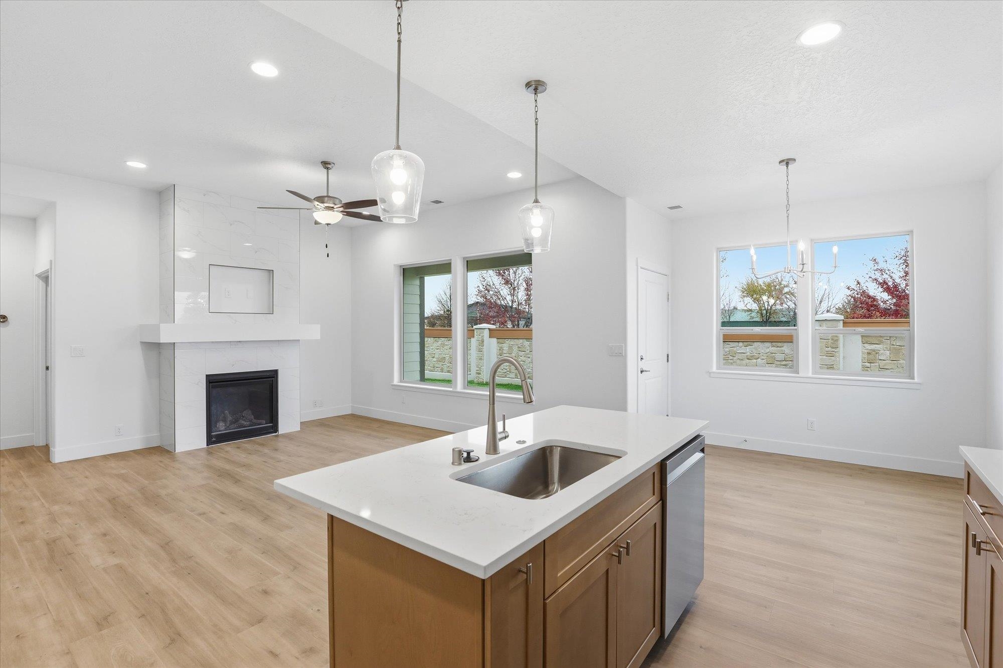 Deer Park, Washington, 99006, United States, 3 Bedrooms Bedrooms, ,2 BathroomsBathrooms,Residential,For Sale,1992798