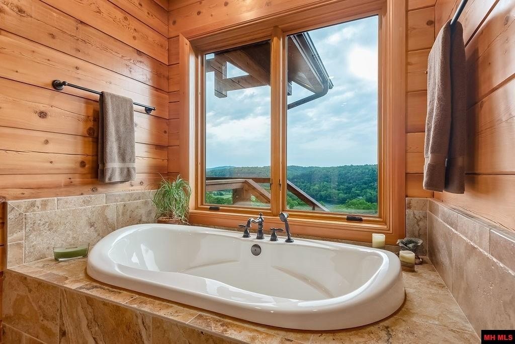 Cotter, Arkansas, 72626, United States, 4 Bedrooms Bedrooms, ,5 BathroomsBathrooms,Residential,For Sale,1976163