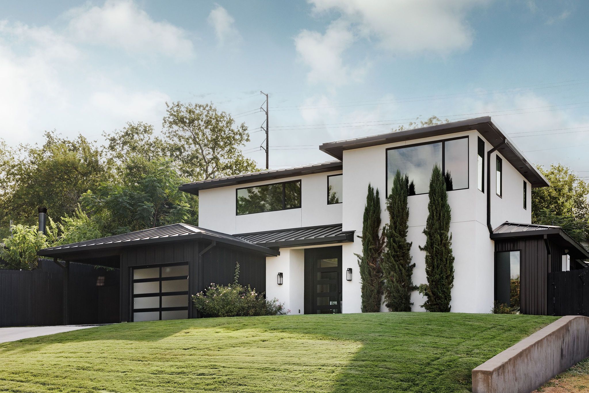  Modern Luxury Meets Timeless Elegance in Austin