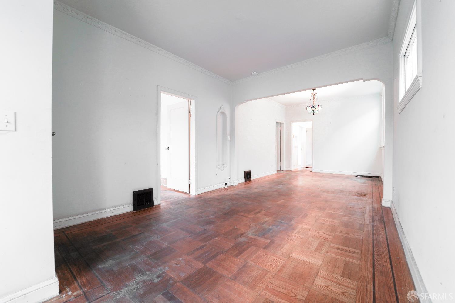 San Francisco, California, 94112, United States, 3 Bedrooms Bedrooms, ,1 BathroomBathrooms,Residential,For Sale,1988228