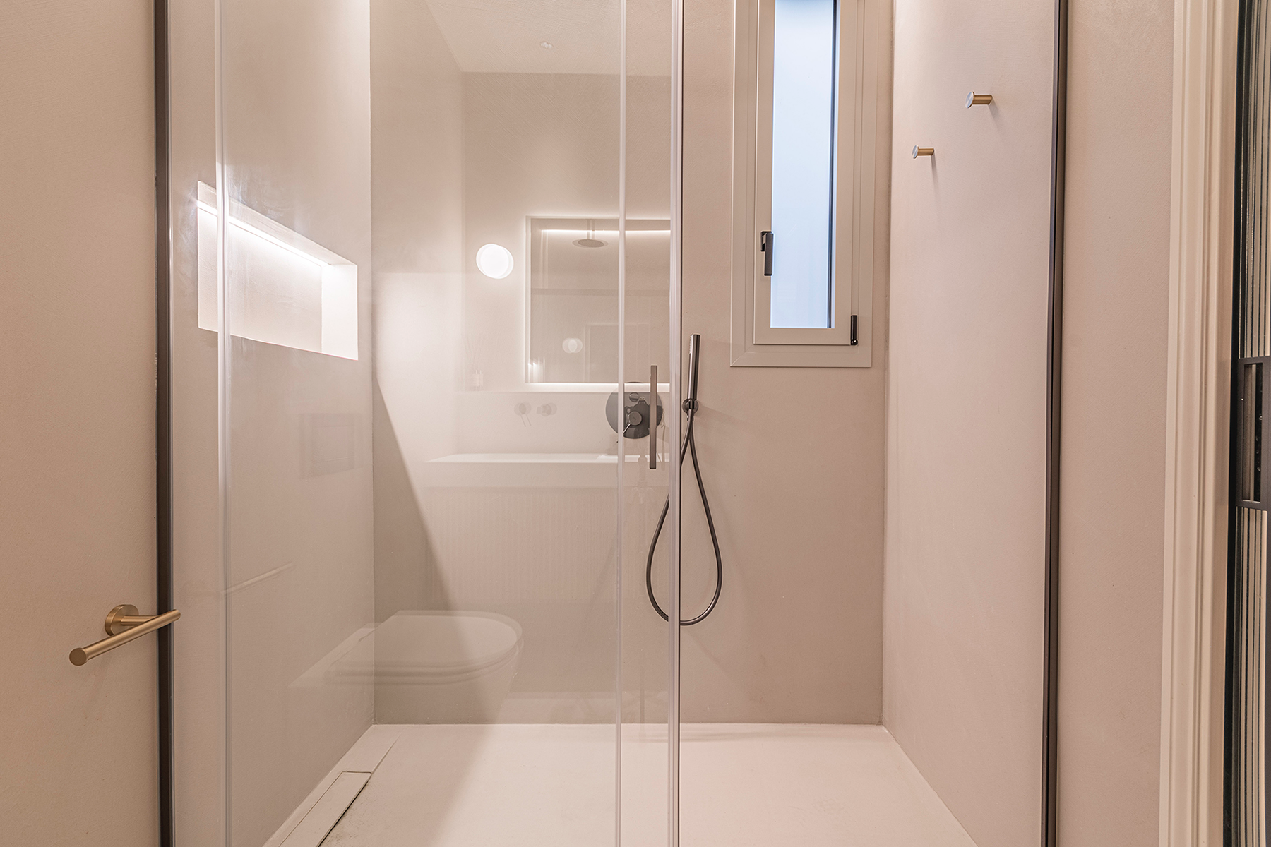  Designer Upper-Floor Apartment with Private Terrace in the Quadrat d’Or - 物件實景