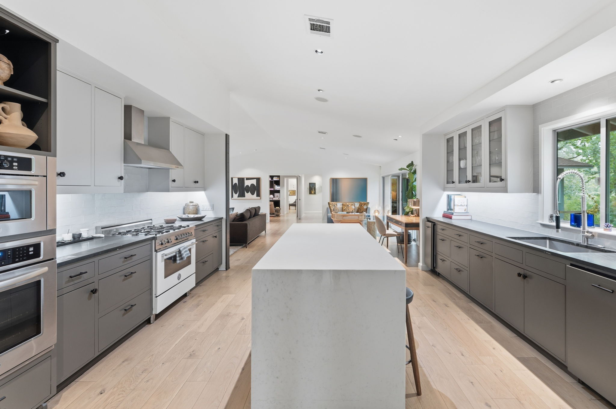  Sprawling Shoal Creek Retreat with Rare Privacy in Central Austin - 物件實景