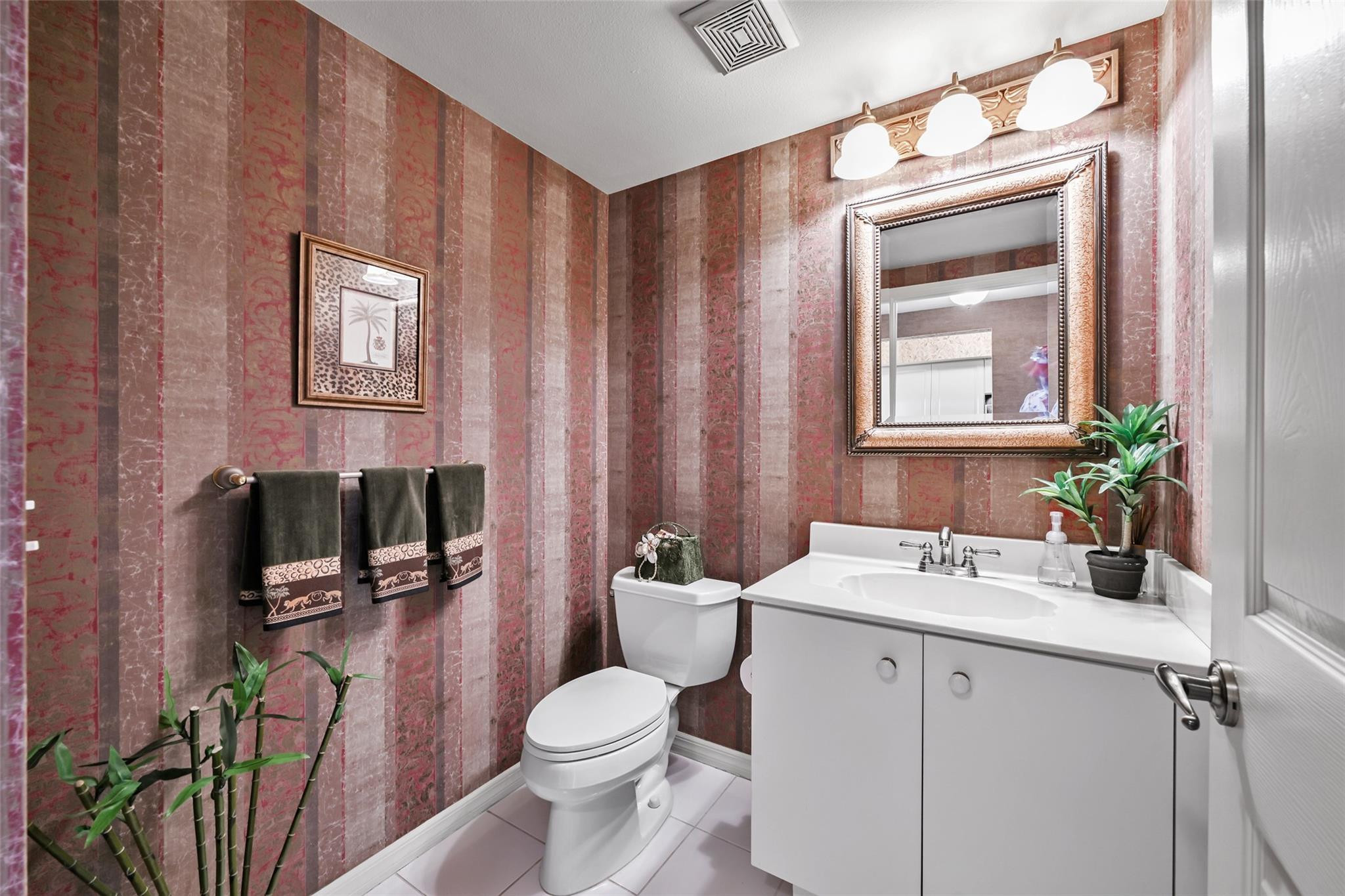 Pompano Beach, Florida, 33062, United States, 2 Bedrooms Bedrooms, ,3 BathroomsBathrooms,Residential,For Sale,2024404