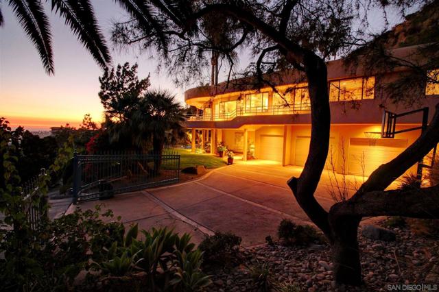 La Mesa, California, 91941, United States, 4 Bedrooms Bedrooms, ,5 BathroomsBathrooms,Residential,For Sale,1844670