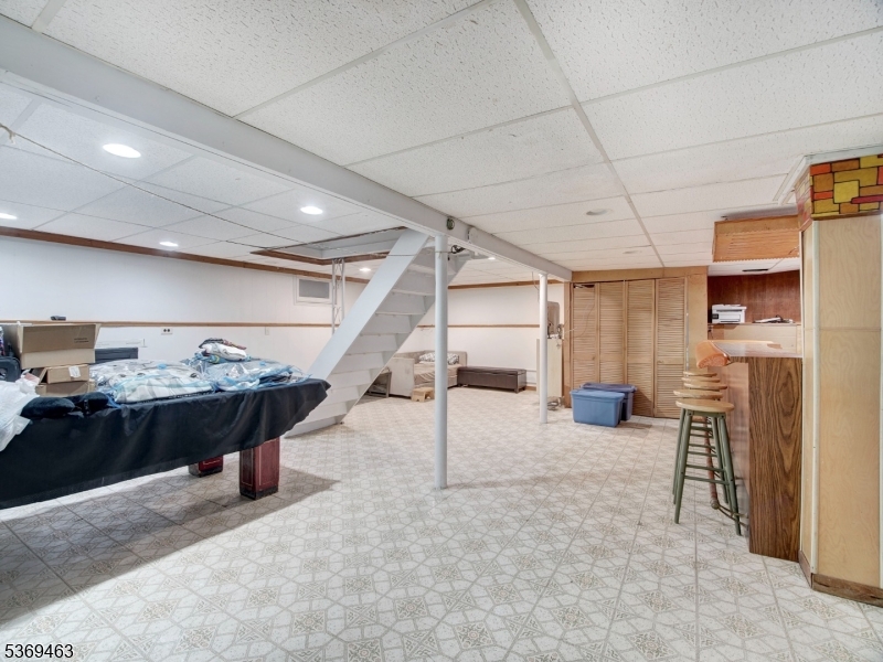 Union Twp., New Jersey, 07083, United States, 4 Bedrooms Bedrooms, ,2 BathroomsBathrooms,Residential,For Sale,1901304