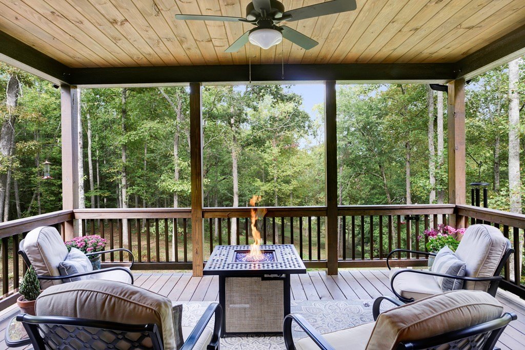 Hayesville, North Carolina, 28904, United States, 3 Bedrooms Bedrooms, ,3 BathroomsBathrooms,Residential,For Sale,1872419