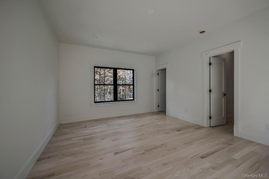 Middle Island, New York, 11953, United States, 4 Bedrooms Bedrooms, ,4 BathroomsBathrooms,Residential,For Sale,1988192